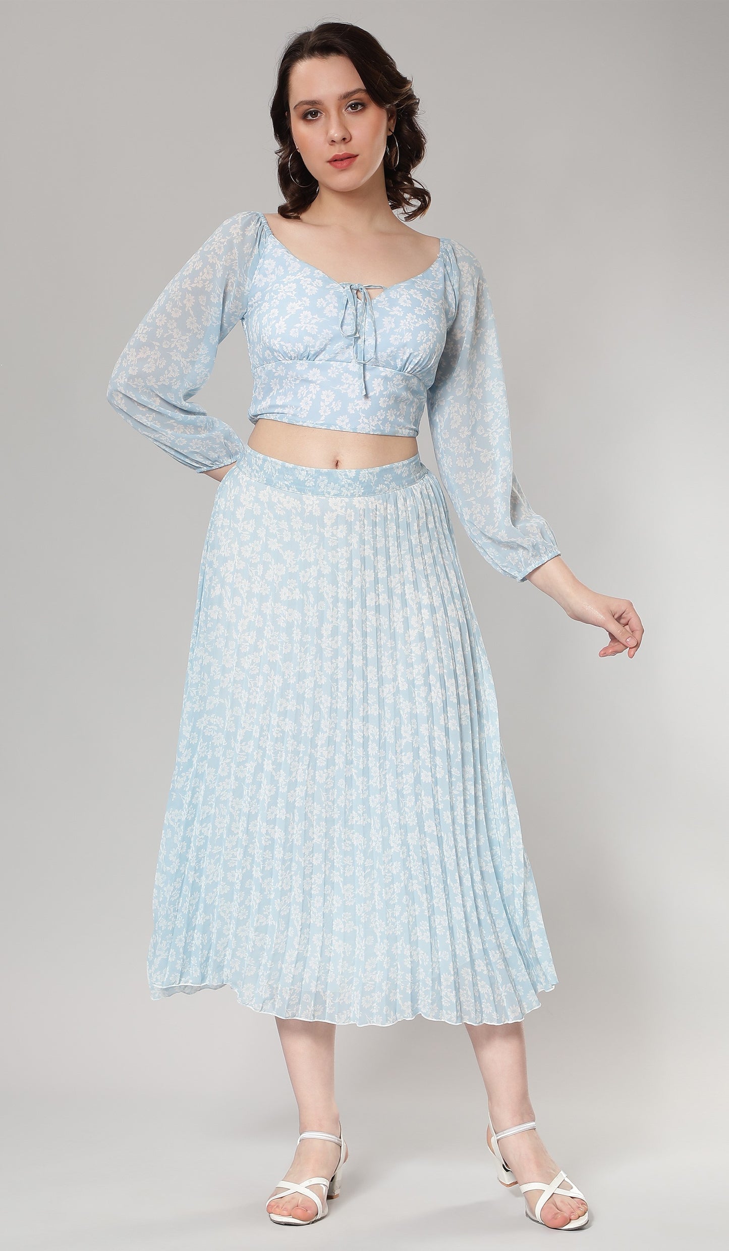 NUEVOSDAMAS Women Light Blue Floral Printed Balloon Sleeves Top & Pleated Skirt Co-ord Set