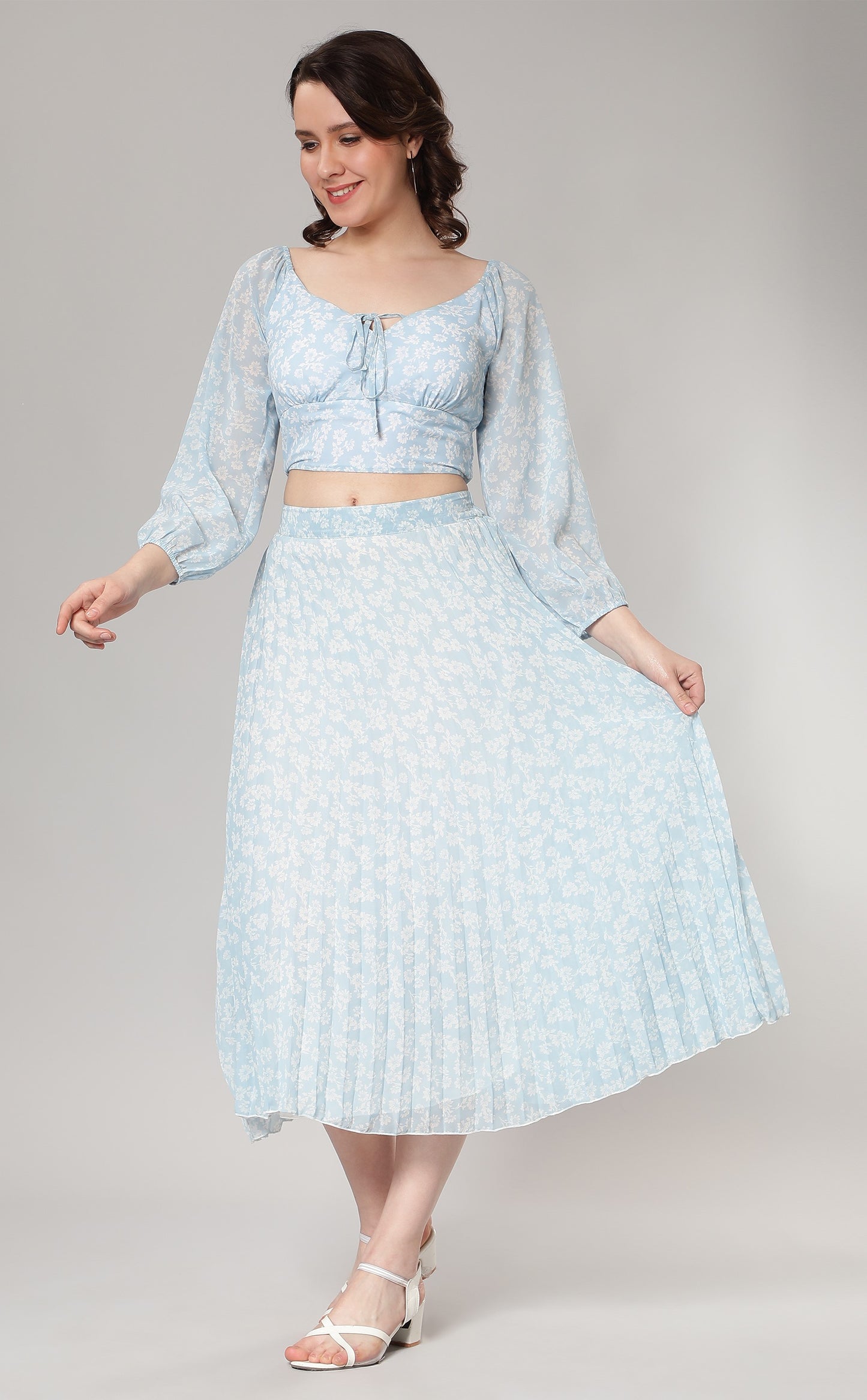 NUEVOSDAMAS Women Light Blue Floral Printed Balloon Sleeves Top & Pleated Skirt Co-ord Set