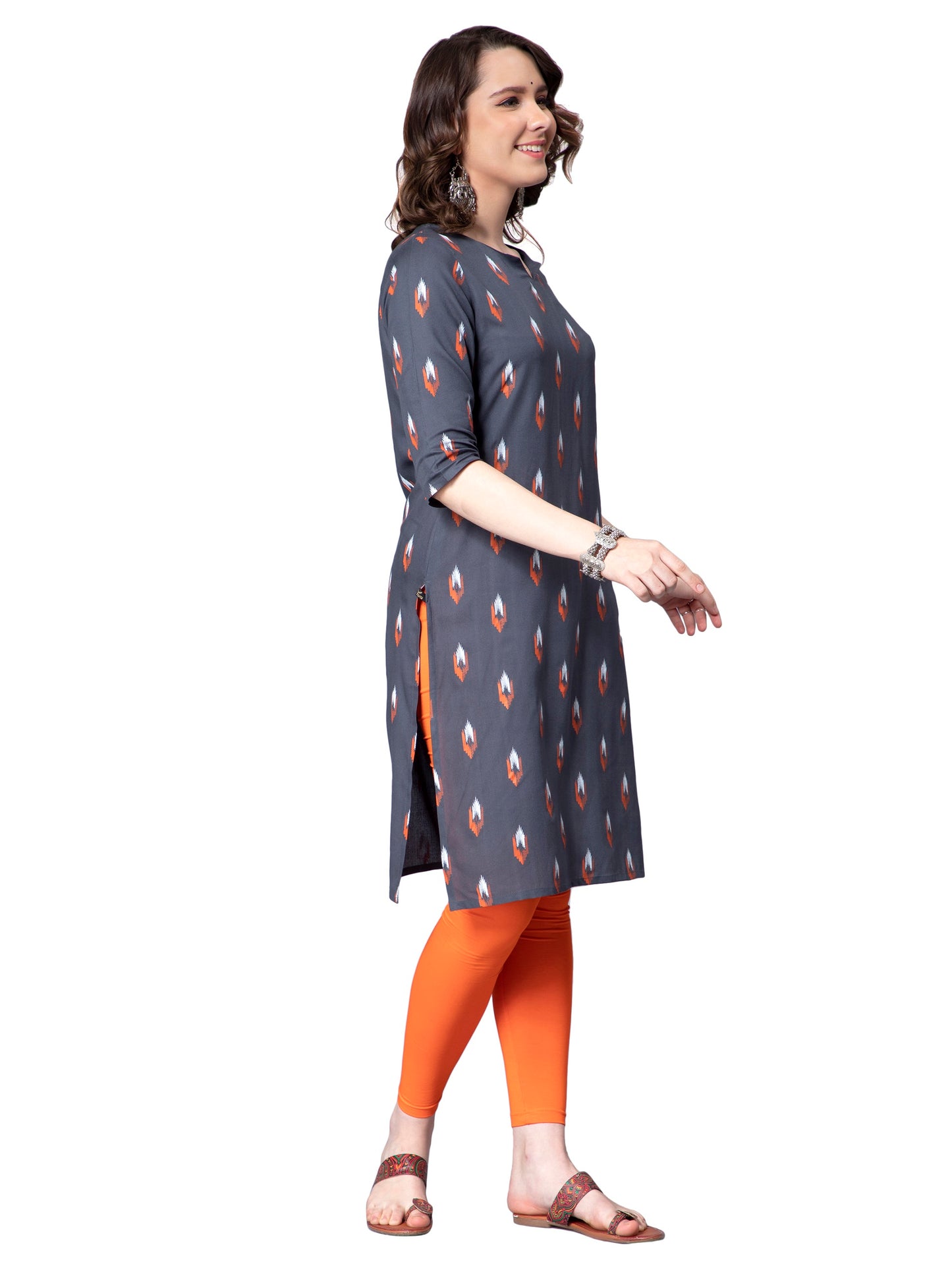 NUEVOSDAMAS Women Ikat Printed Rayon Grey Kurti
