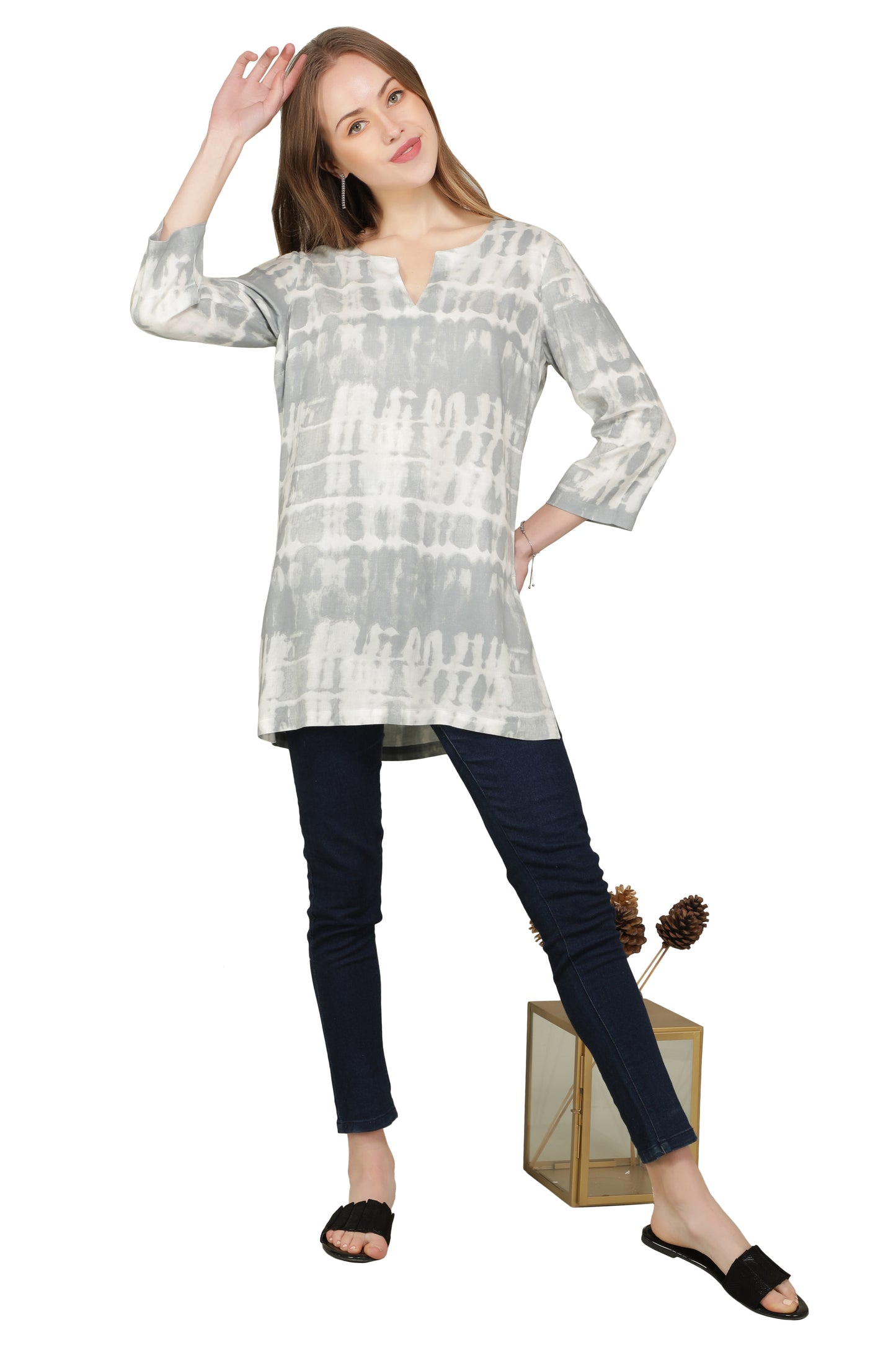 NUEVOSDAMAS Women Rayon Printed Grey Kurta