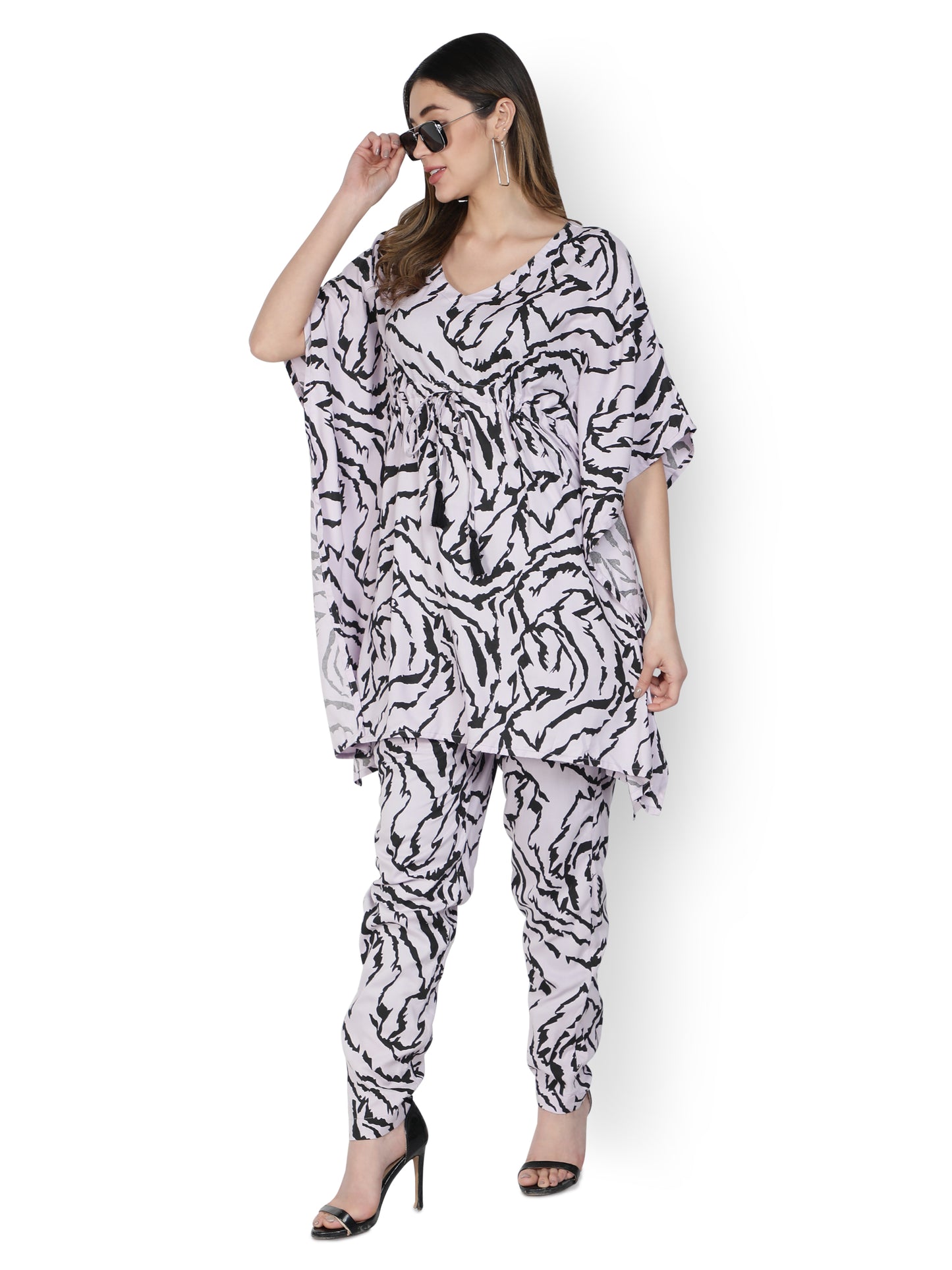 NUEVOSDAMAS Rayon Animal Printed White/Black Kaftan Set for Women