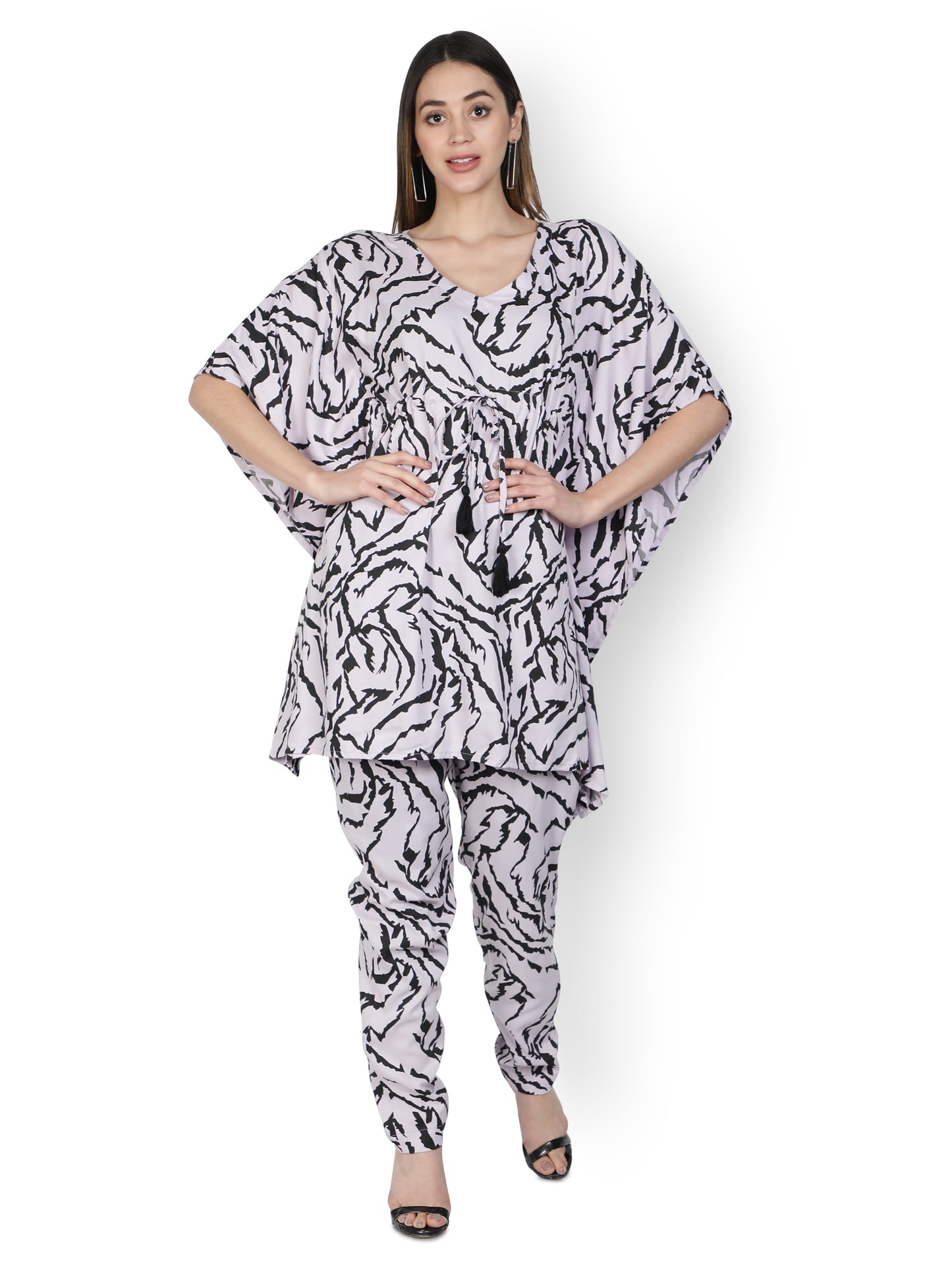 NUEVOSDAMAS Rayon Animal Printed White/Black Kaftan Set for Women