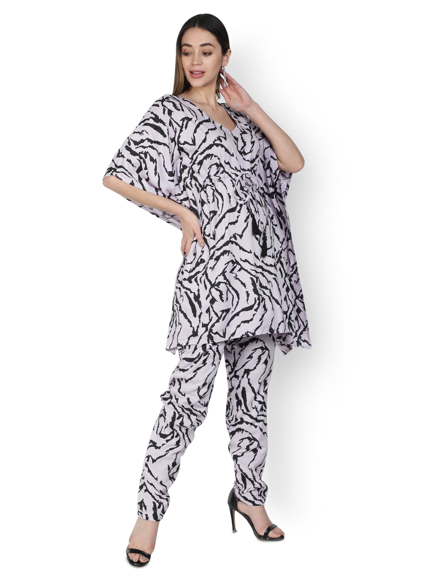 NUEVOSDAMAS Rayon Animal Printed White/Black Kaftan Set for Women