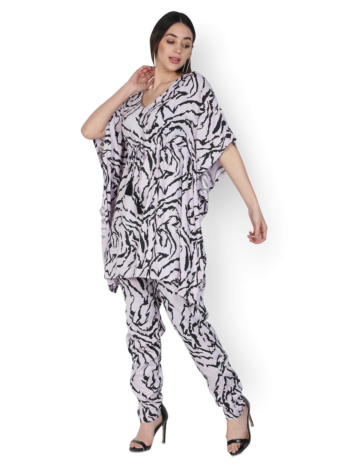 NUEVOSDAMAS Rayon Animal Printed White/Black Kaftan Set for Women