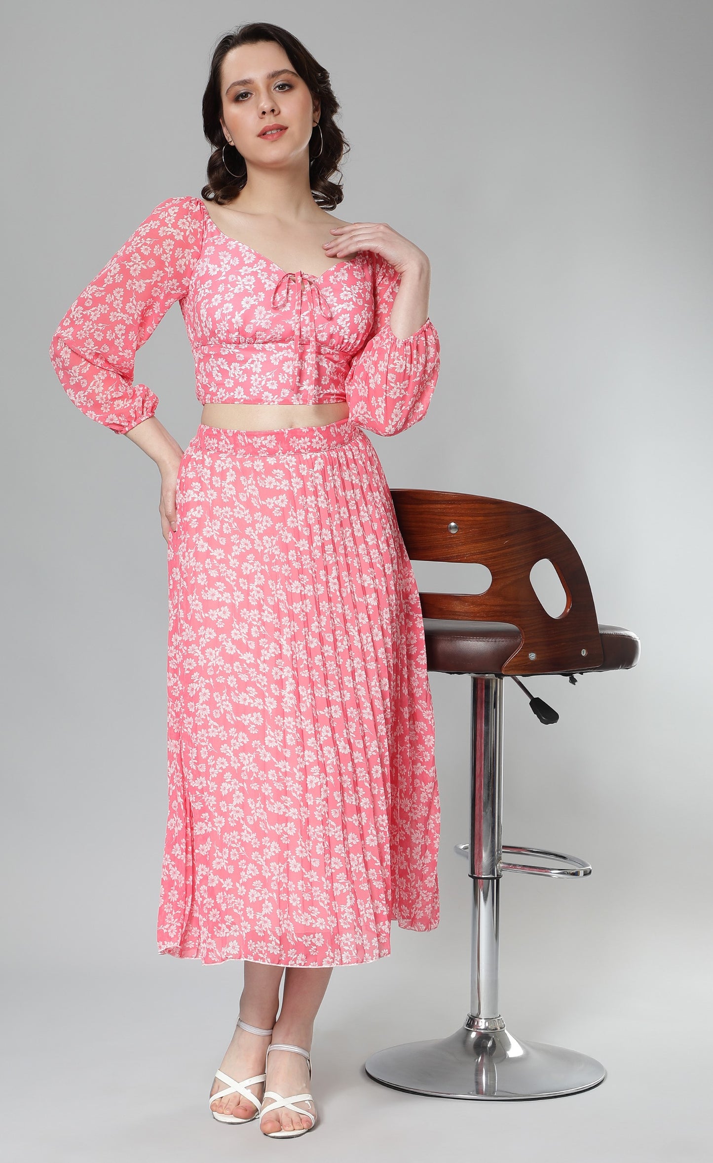 NUEVOSDAMAS Women Pink Floral Printed Balloon Sleeves Top & Pleated Skirt Co-ord Set