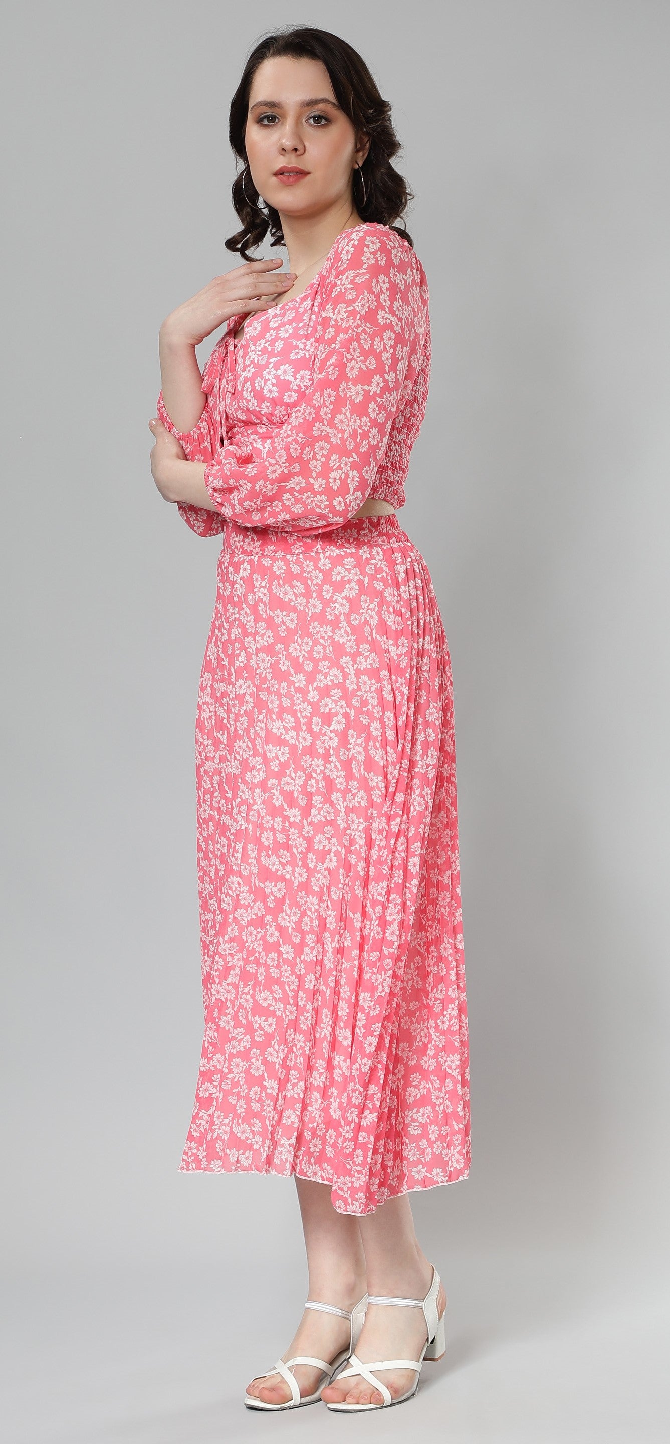 NUEVOSDAMAS Women Pink Floral Printed Balloon Sleeves Top & Pleated Skirt Co-ord Set